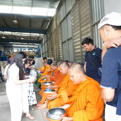 บริษัท มัลติแบกซ์ จำกัด (มหาชน) จัดกิจกรรมทำบุญครบรอบ 30 ปี พร้อมมอบทุนการศึกษาและเชิดชูพนักงานอาวุโส