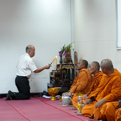 บริษัท มัลติแบกซ์ จำกัด (มหาชน) จัดกิจกรรมทำบุญครบรอบ 30 ปี พร้อมมอบทุนการศึกษาและเชิดชูพนักงานอาวุโส