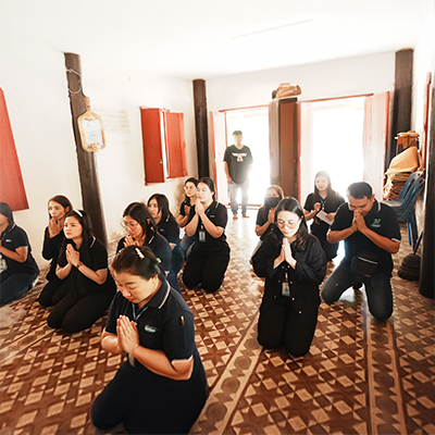 บริษัท มัลติแบกซ์ จำกัด (มหาชน) ร่วมถวายสังฆทานแสดงความอาลัยแด่พระบรมราชชนนีพันปีหลวง