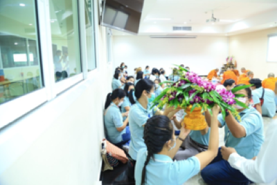 ทำพิธีบวงสรวงศาลพระพรหม และทำบุญถวายภัตตาหารเพล เนื่องในโอกาสครบรอบก่อตั้งบริษัทฯ  26 ปี 