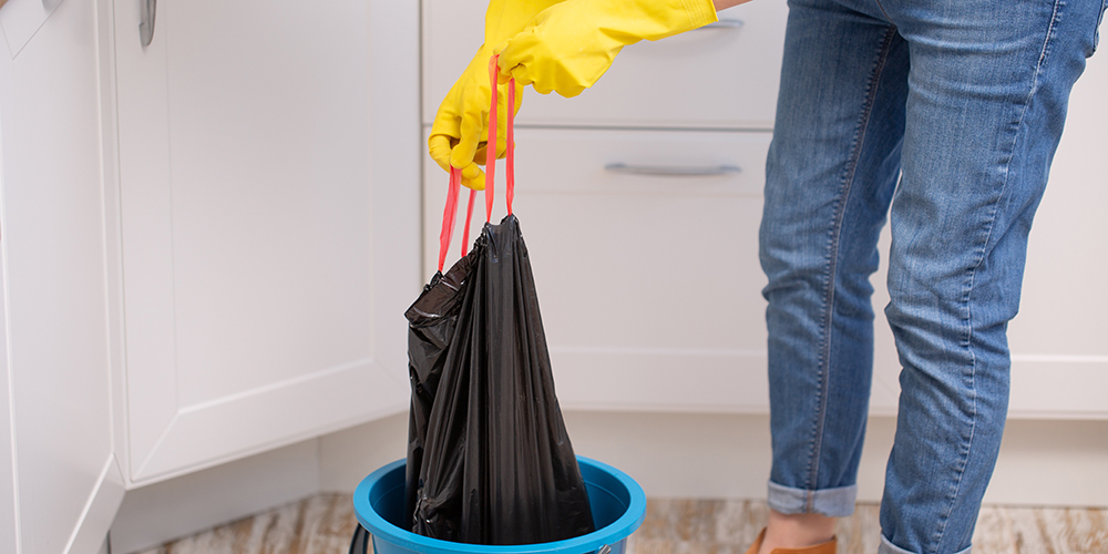 Garbage bags with draw strings